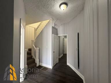 Main picture of 1708 Appleton St