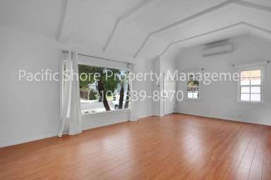 Main picture of 1520 S Stanley Ave