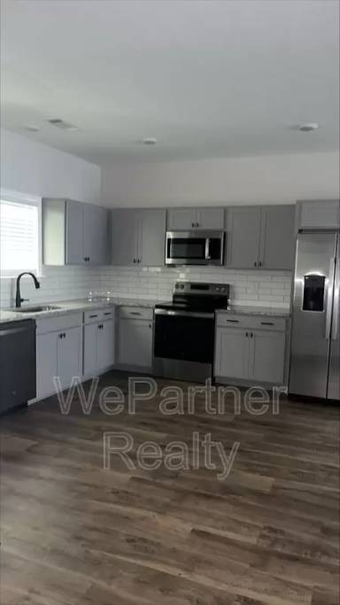 Main picture of 100 Crest Pointe