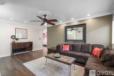 Main picture of Piccadilly Manor