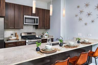 Main picture of 472 W Erie St