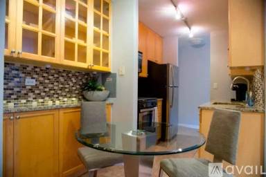 Main picture of 5525 N Winthrop Ave