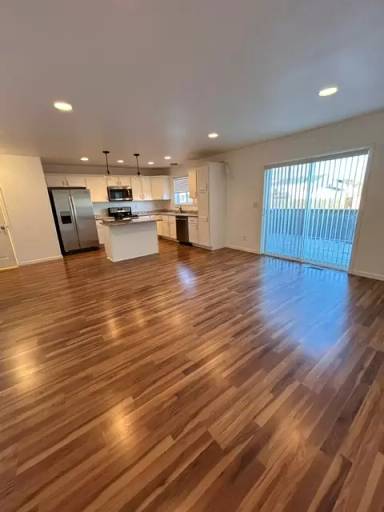 Main picture of 1625 10th Ave E