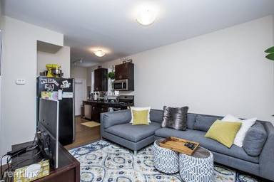 Main picture of 2039 N Winchester Ave