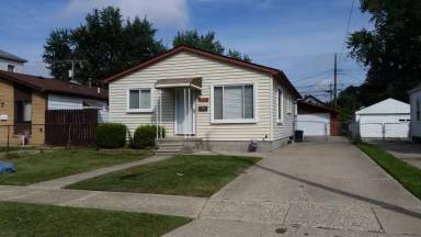 Main picture of 8243 Lozier Ave