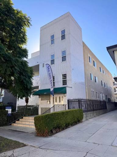 Main picture of 317 S Hamel Rd