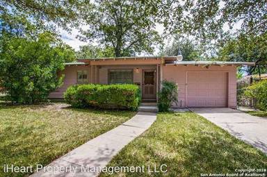Main picture of 322 Altgelt Ave