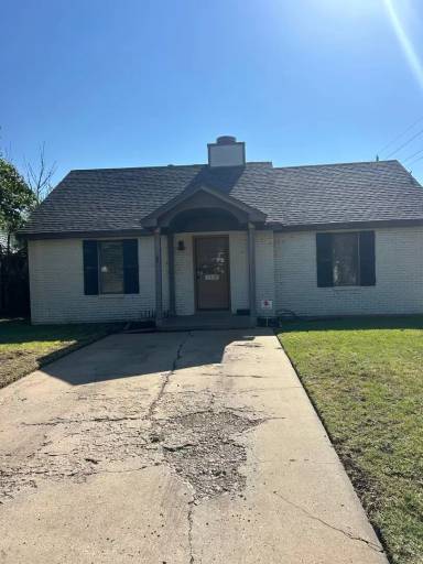 Main picture of 1319 S Travis St