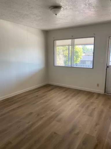 Main picture of 3460 Brinker Ave