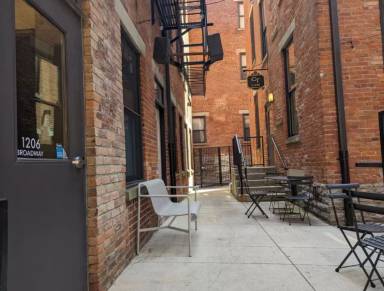 Main picture of 1206 Broadway St