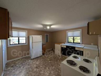 Main picture of 3020B 5th St