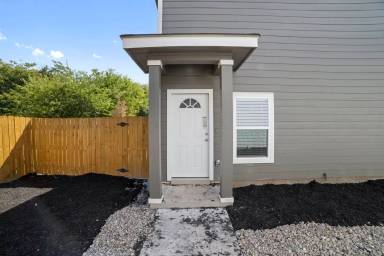 Main picture of 7222 Briar Pl