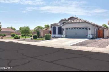 Main picture of 323 W Love Rd