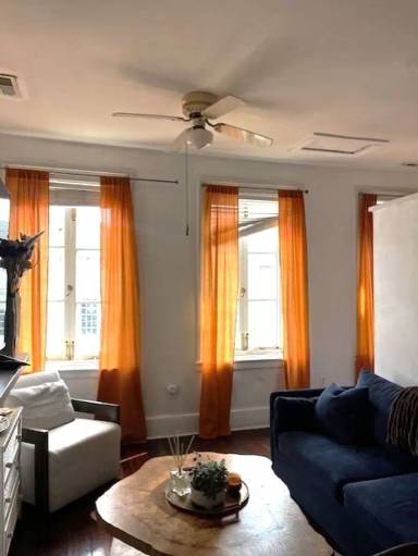 Main picture of 333 King St