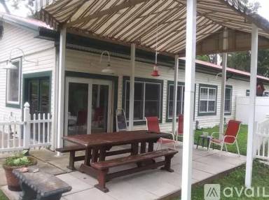 Main picture of 1524 W Pittsburgh St