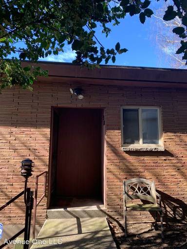 Main picture of 10 Highland Dr