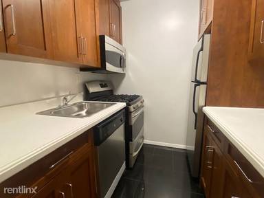 Main picture of 363 W 52nd St