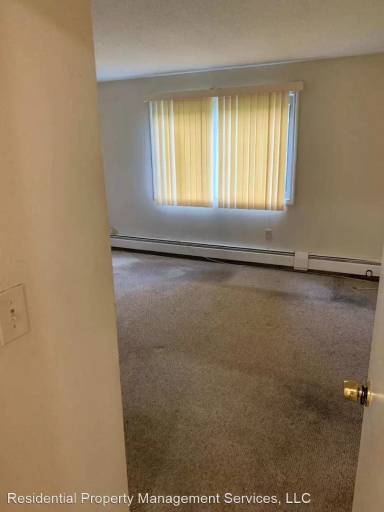 Main picture of 6 Strawberry Bank Rd
