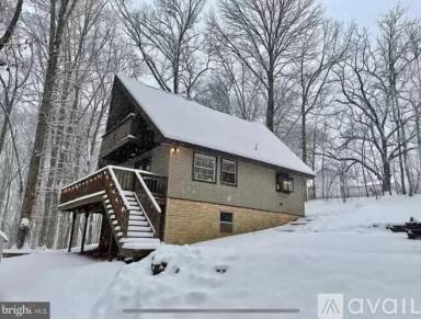 Main picture of 221 S Honeysuckle Ln