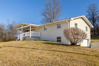 Main picture of 5120 Nails Creek Rd