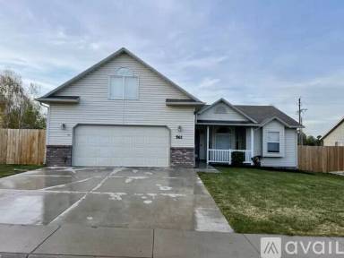Main picture of 561 W Palmer Dr