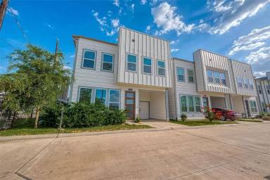 Main picture of 7703 Rainbow Close Ln