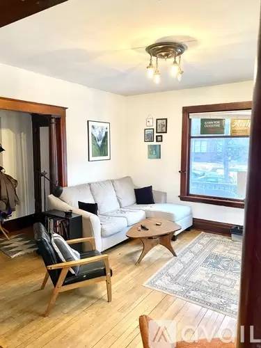 Main picture of 2201 Harriet Ave