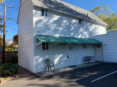 Main picture of 163 B St