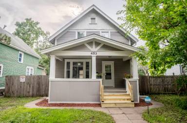 Main picture of 453 Fry St