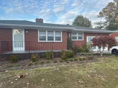 Main picture of 2801 Crockett Dr
