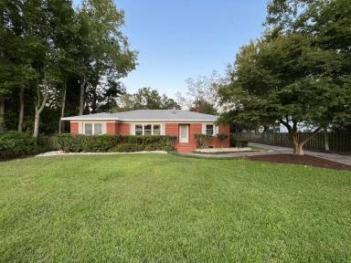 Main picture of 510 N Kerr Ave