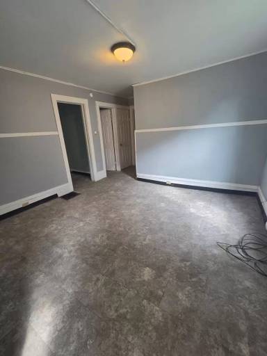 Main picture of 550 E 5th St