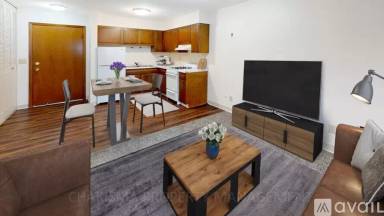 Main picture of 503 E Poplar Dr