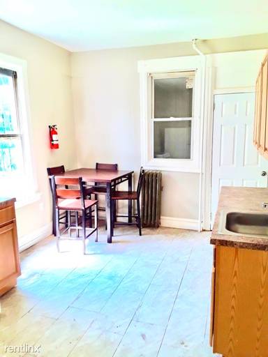 Main picture of 142 Sunset Ave