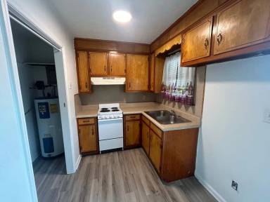 Main picture of 521 Rosewood Ave