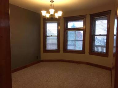 Main picture of 309 E 7th St