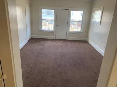 Main picture of 881 Eddy Rd