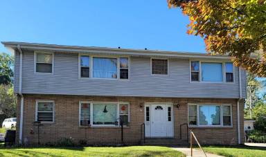 Main picture of 819 John St