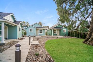 Main picture of 2152 Laurel Ave NE