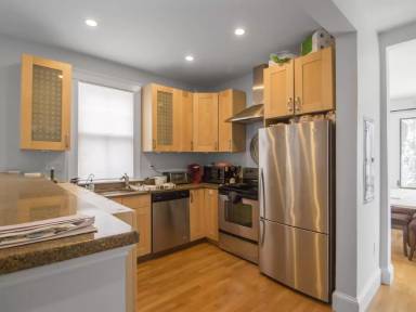 Main picture of 12 Concord Ave