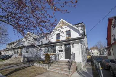 Main picture of 141 6th St