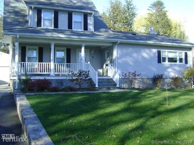 Main picture of 19 Lund Ave