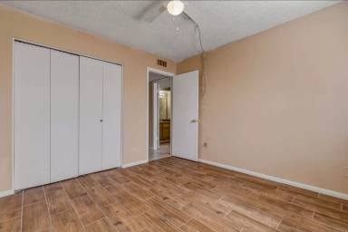 Main picture of 645 W Rio Salado Pkwy