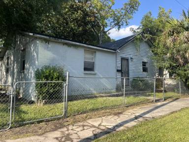 Main picture of 1777 W 5th St