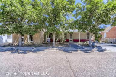 Main picture of 343 W Manhattan Ave