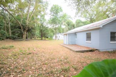 Main picture of 205 Columbia Dr