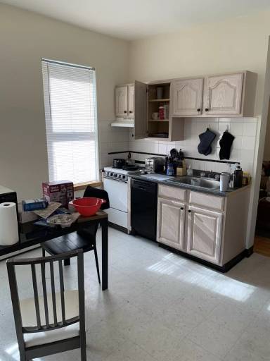 Main picture of 206 Chestnut Hill Ave