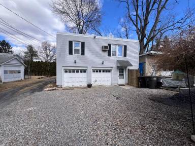 Main picture of 2037 Custer St