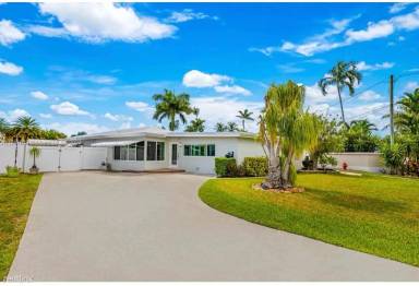 Main picture of 2424 NE 18th Ave