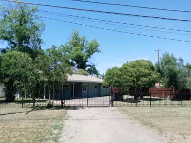 Main picture of 1753 Los Robles Blvd